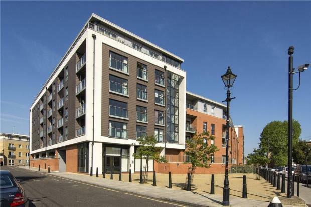 2 bed Apartment for rent in Bow. From Inner City Estates