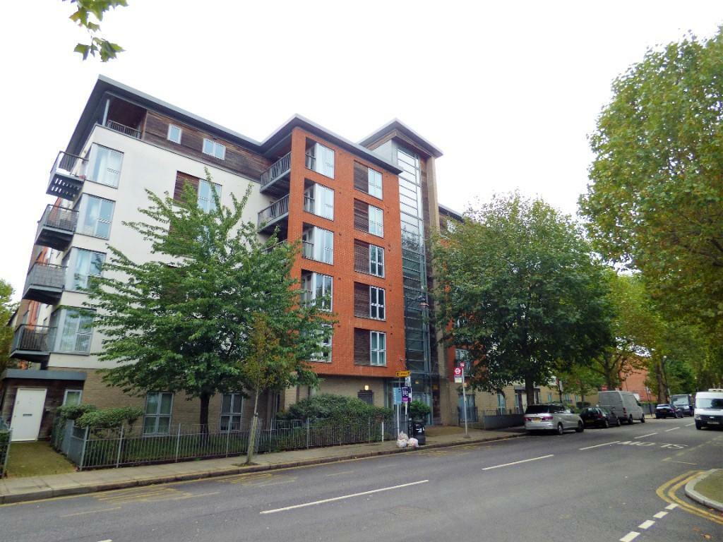 2 bed Apartment for rent in Bow. From Inner City Estates
