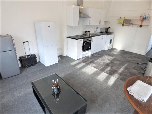 4 bed 1st Floor Flat for rent in Poplar. From Inner City Estates