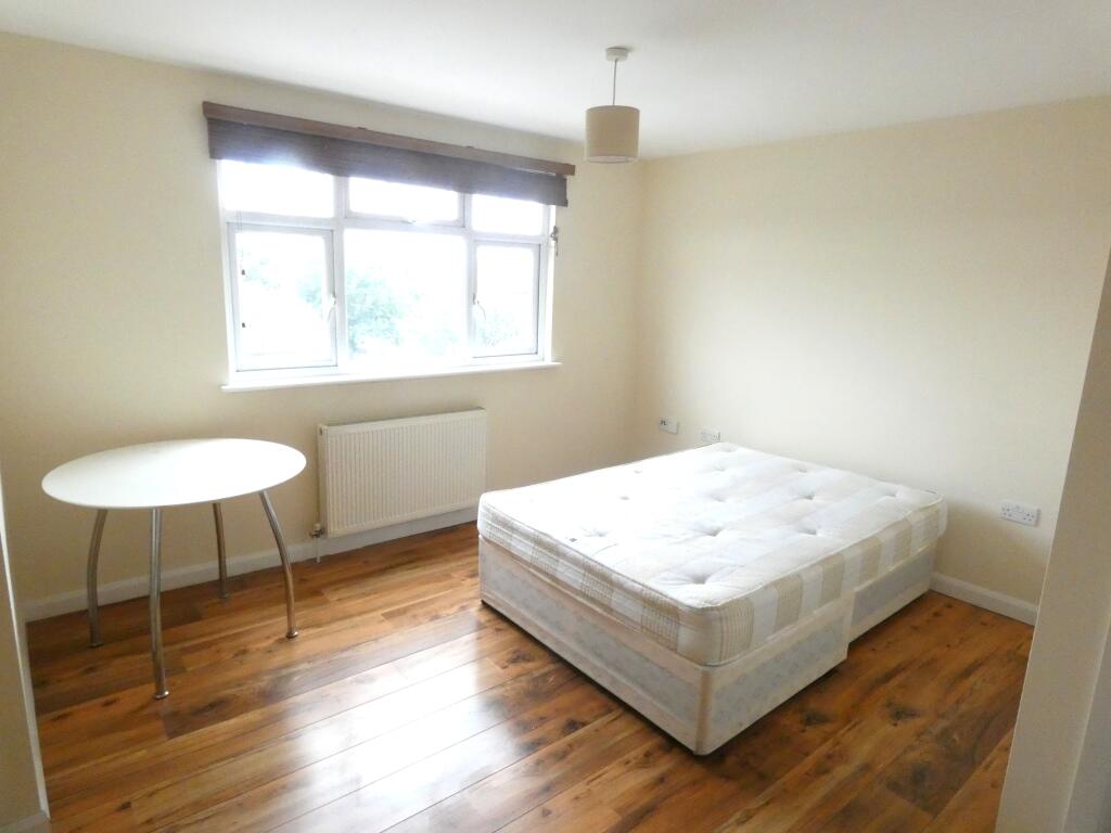 4 bed Studio for rent in Chigwell. From Inner City Estates 4 bed Studio for rent in Chigwell. From Inner City Estates