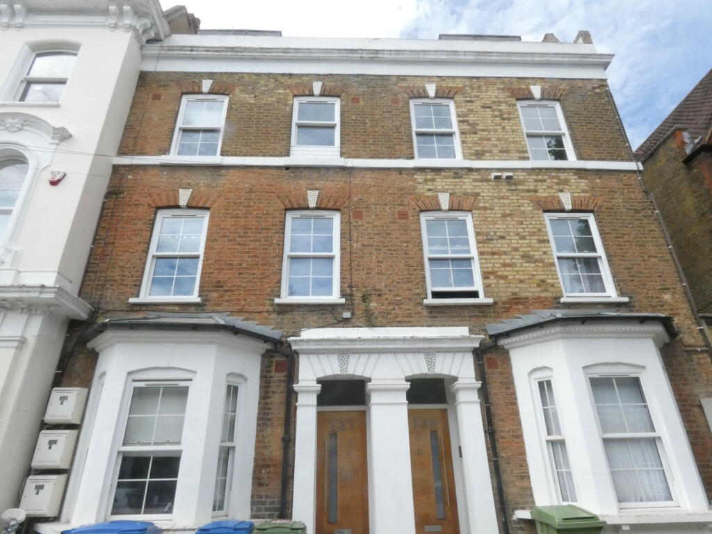 2 bed Chalet type for rent in Camberwell. From Inner City Estates 2 bed Chalet type for rent in Camberwell. From Inner City Estates