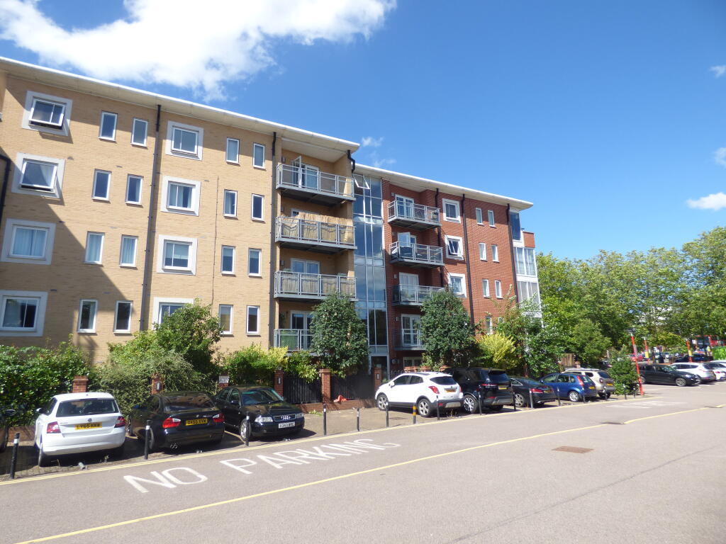 3 bed Apartment for rent in Wanstead. From Inner City Estates