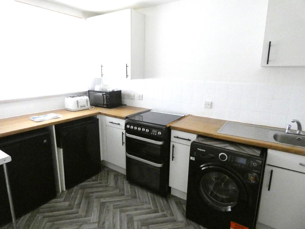 2 bed 1st Floor Flat for rent in Bow. From Inner City Estates