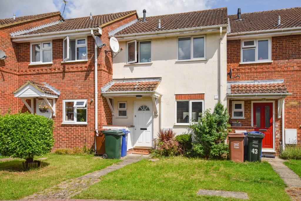 3 bed Mid Terraced House for rent in Bicester. From Barton Fleming - Bicester