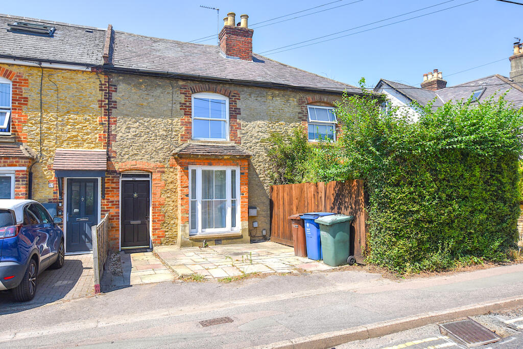 2 bed Mid Terraced House for rent in Bicester. From Barton Fleming - Bicester 2 bed Mid Terraced House for rent in Bicester. From Barton Fleming - Bicester