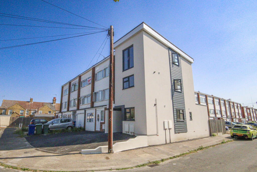 1 bed 1st Floor Flat for rent in Sittingbourne. From Family Homes Sales & Lettings - Sittingbourne 1 bed 1st Floor Flat for rent in Sittingbourne. From Family Homes Sales & Lettings - Sittingbourne