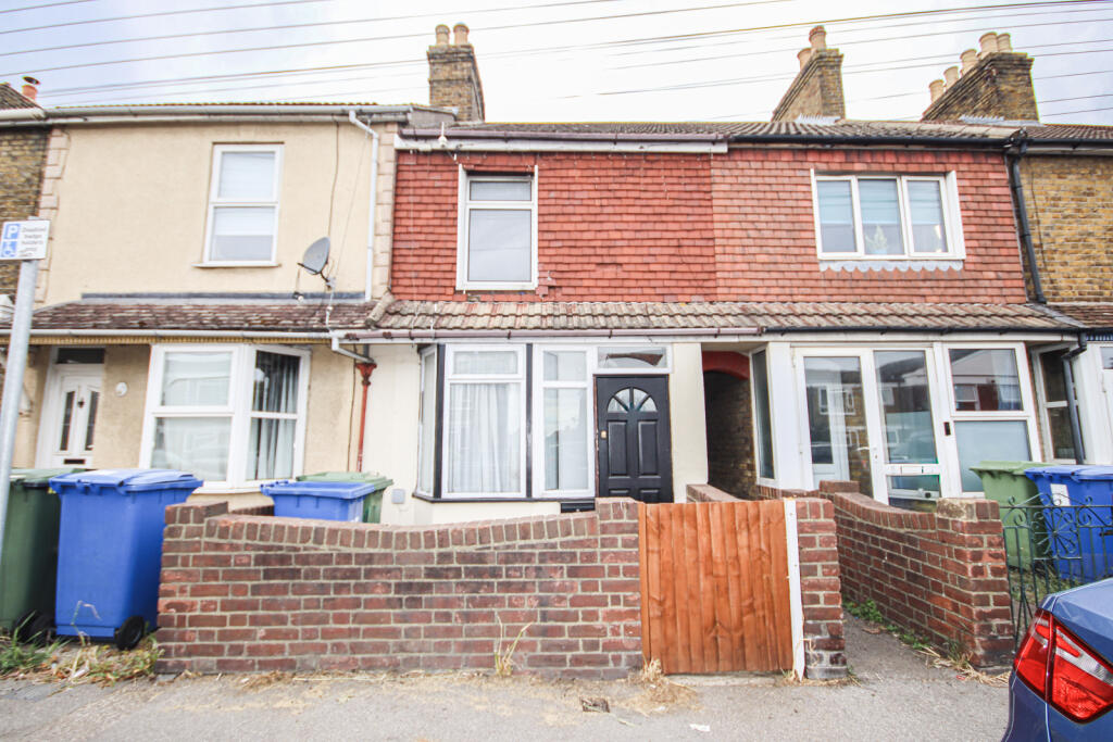 3 bed Mid Terraced House for rent in Sittingbourne. From Family Homes Sales & Lettings - Sittingbourne