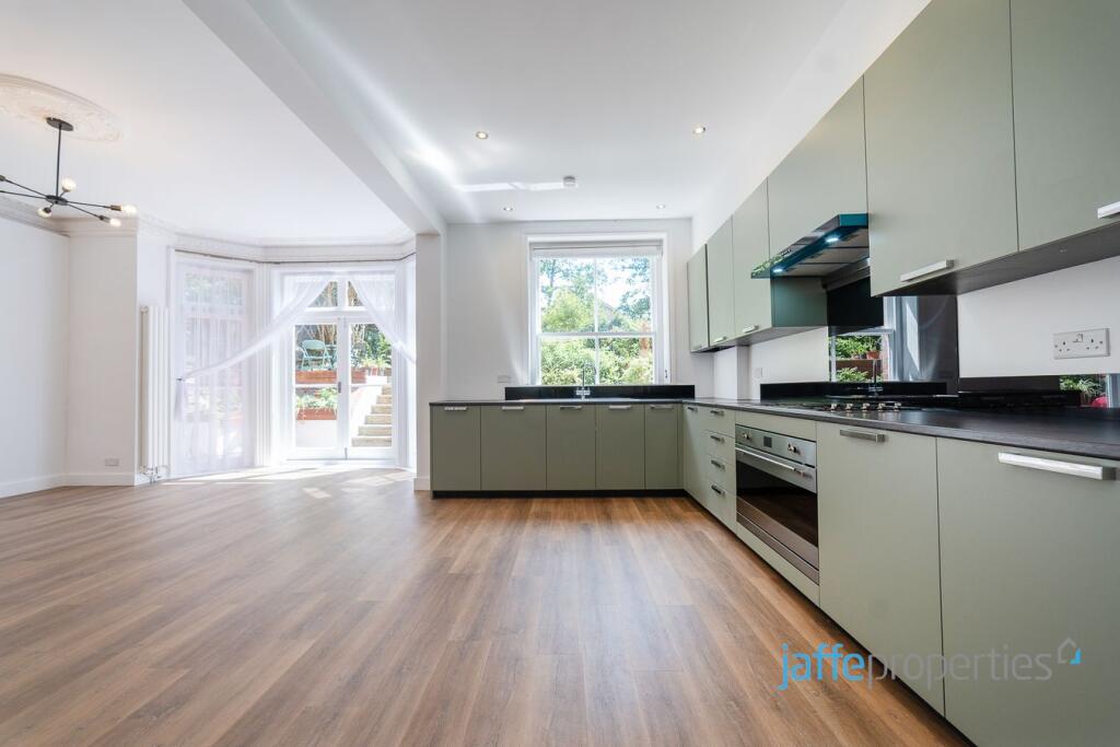 3 bed Apartment for rent in Hampstead. From Jaffe Properties Limited