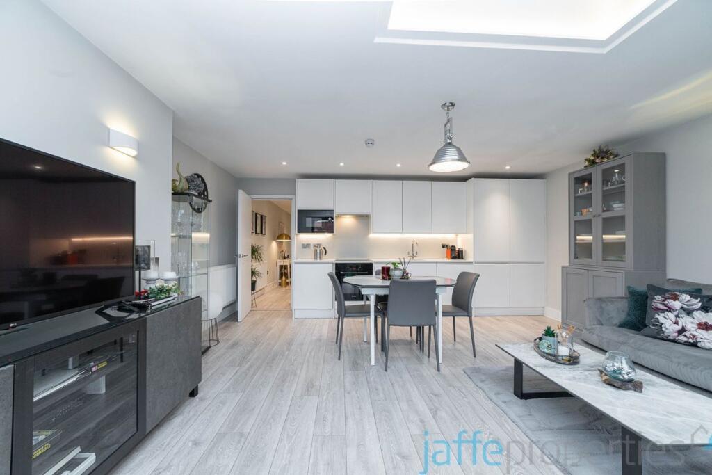 3 bed Apartment for rent in London. From Jaffe Properties Limited