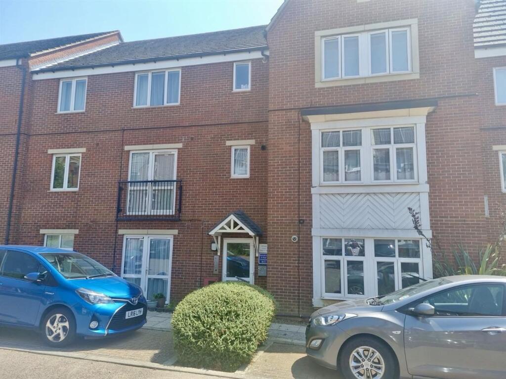 2 bed 1st Floor Flat for rent in Penge. From James Chiltern - Croydon