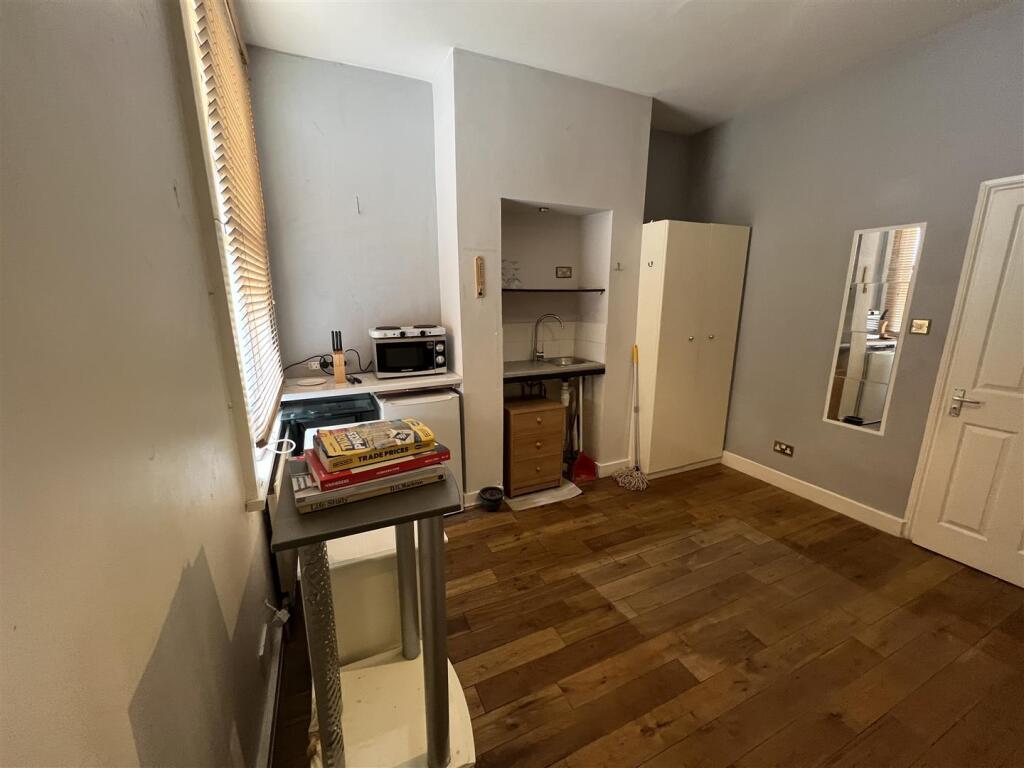 1 bed House Share for rent in Croydon. From James Chiltern - Croydon