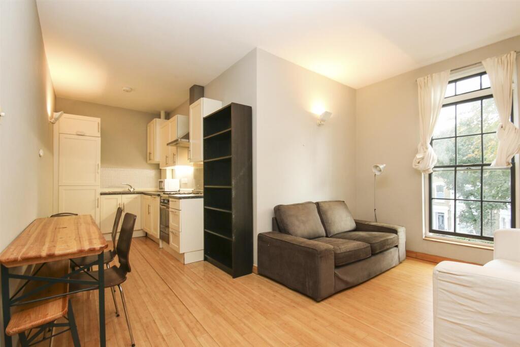 3 bed Apartment for rent in Hornsey. From James Edward - Highbury