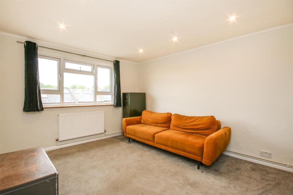 1 bed Apartment for rent in Hornsey. From James Edward - Highbury
