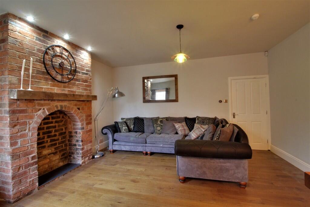 3 bed Town House for rent in Birmingham. From James Laurence Sales and Lettings - Birmingham 3 bed Town House for rent in Birmingham. From James Laurence Sales and Lettings - Birmingham