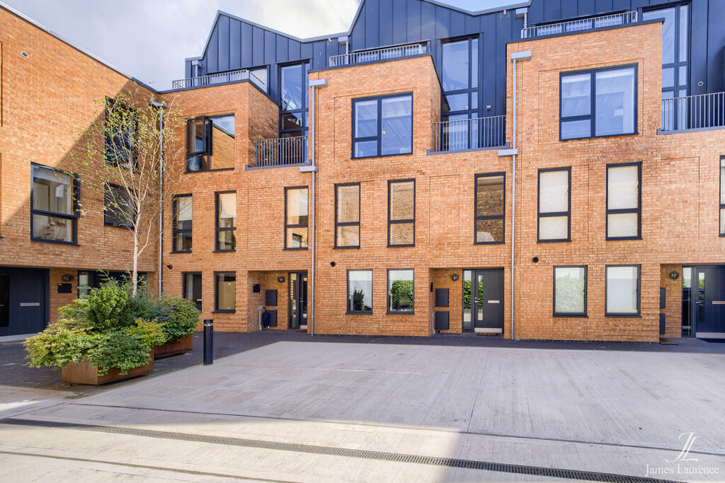 3 bed Town House for rent in Birmingham. From James Laurence Sales and Lettings - Birmingham 3 bed Town House for rent in Birmingham. From James Laurence Sales and Lettings - Birmingham