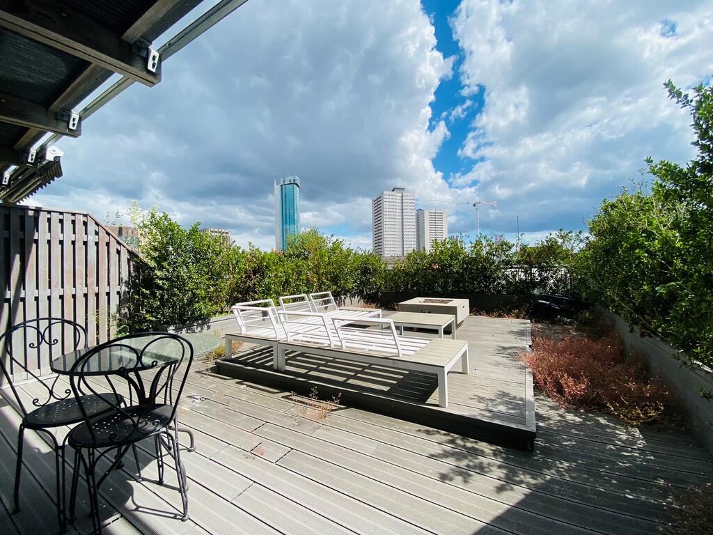 3 bed Apartment for rent in Birmingham. From James Laurence Sales and Lettings - Birmingham