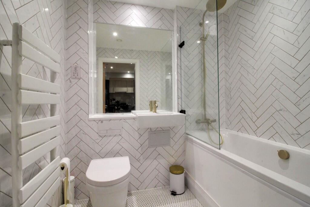 1 bed Apartment for rent in Birmingham. From James Laurence Sales and Lettings - Birmingham