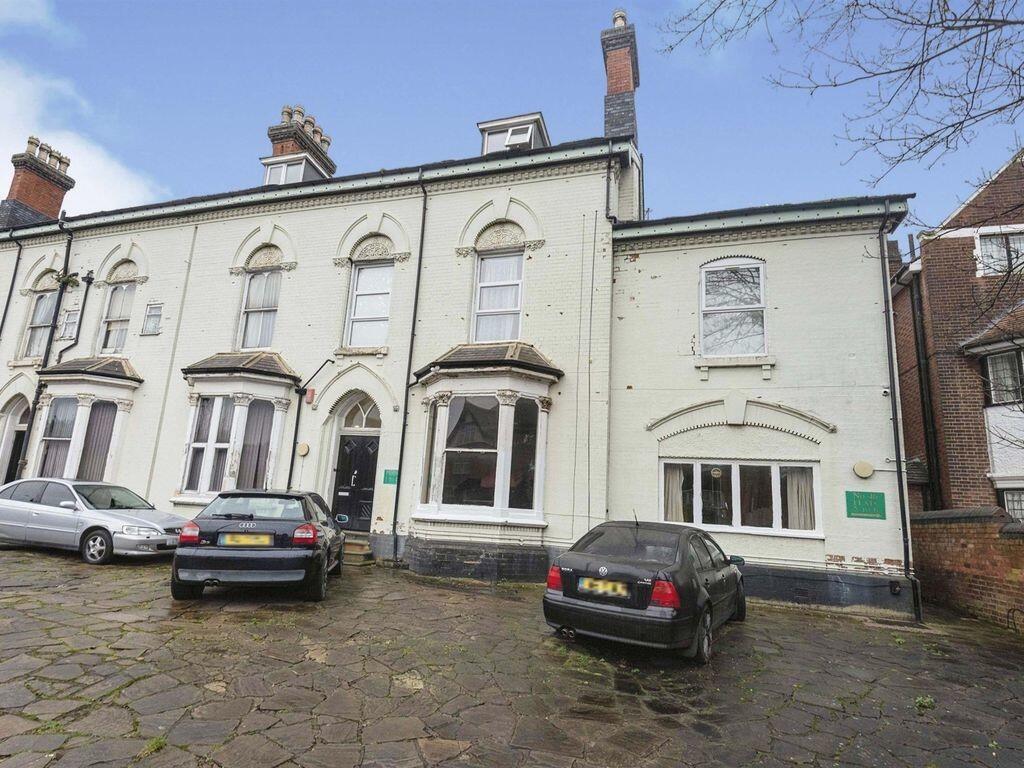 3 bed Apartment for rent in Smethwick. From James Laurence Sales and Lettings - Birmingham