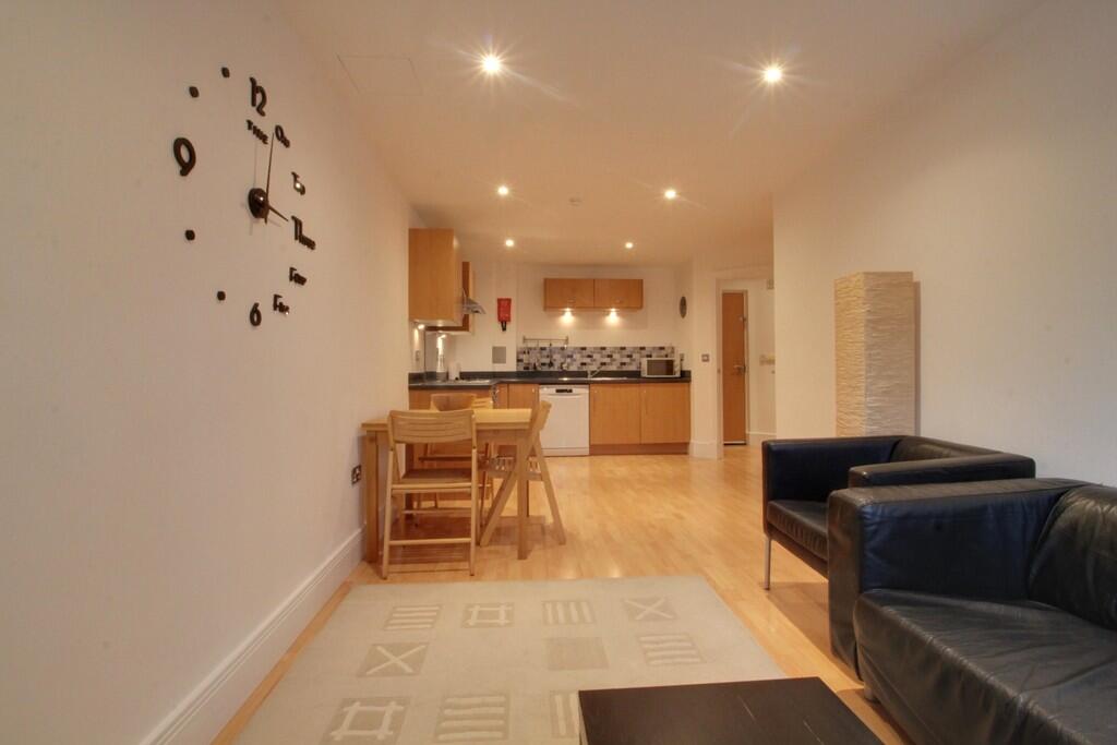 2 bed Apartment for rent in Smethwick. From James Laurence Sales and Lettings - Birmingham 2 bed Apartment for rent in Smethwick. From James Laurence Sales and Lettings - Birmingham