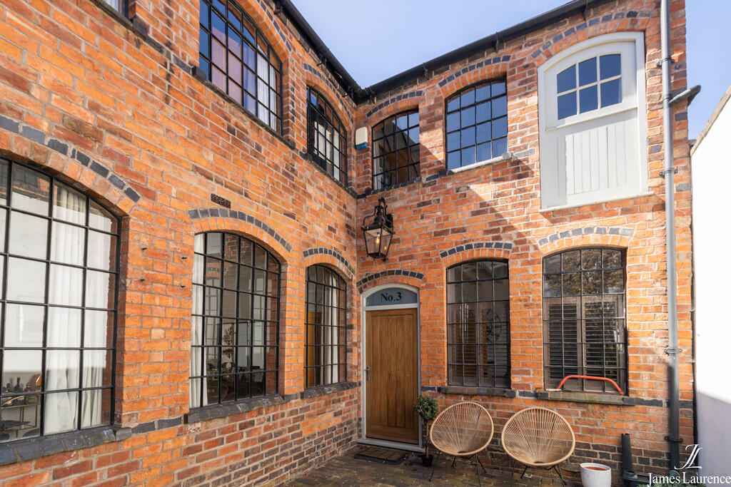 2 bed Mews for rent in Birmingham. From James Laurence Sales and Lettings - Birmingham