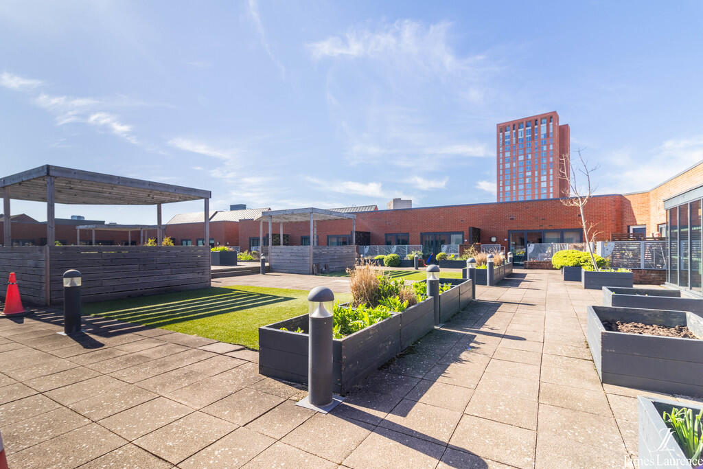 3 bed Apartment for rent in Birmingham. From James Laurence Sales and Lettings - Birmingham
