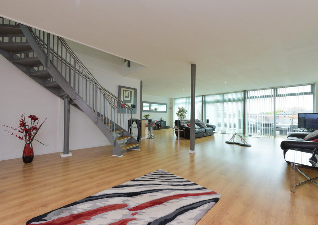 4 bed Penthouse for rent in Birmingham. From James Laurence Sales and Lettings - Birmingham