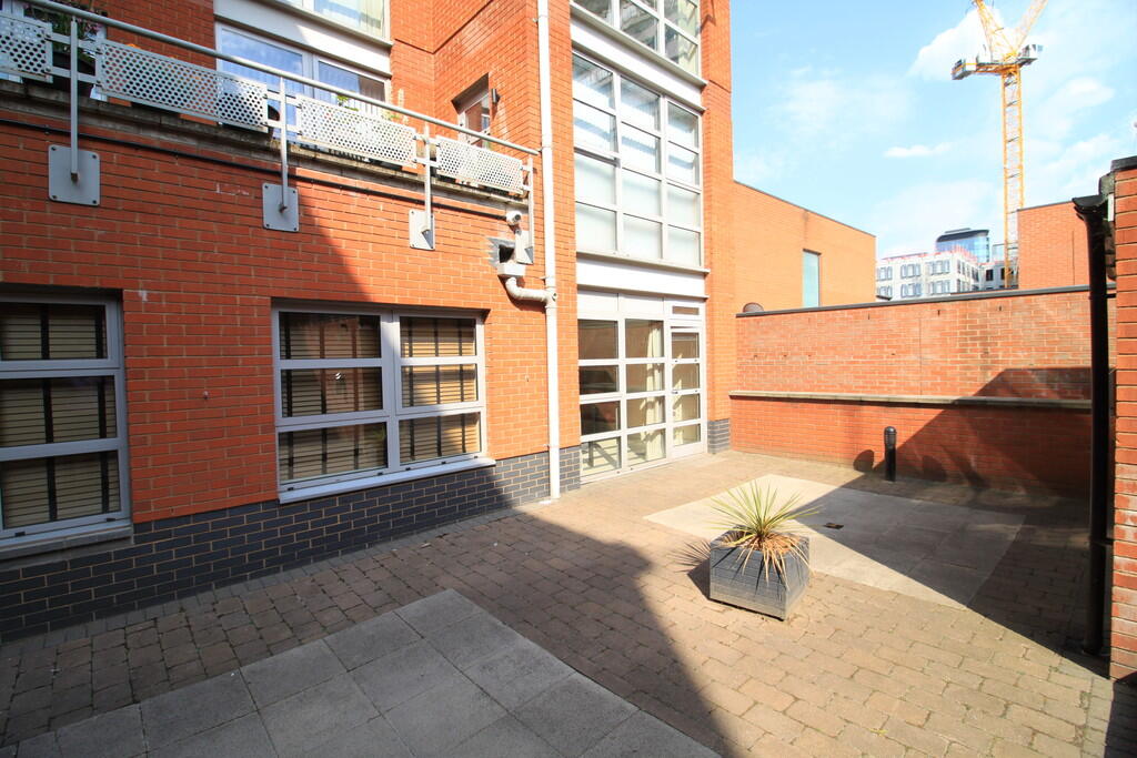 4 bed Apartment for rent in Birmingham. From James Laurence Sales and Lettings - Birmingham 4 bed Apartment for rent in Birmingham. From James Laurence Sales and Lettings - Birmingham