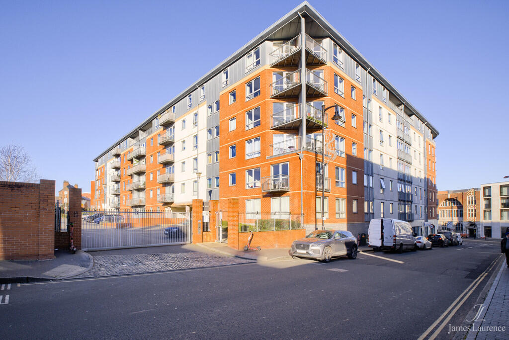 1 bed Apartment for rent in Birmingham. From James Laurence Sales and Lettings - Birmingham