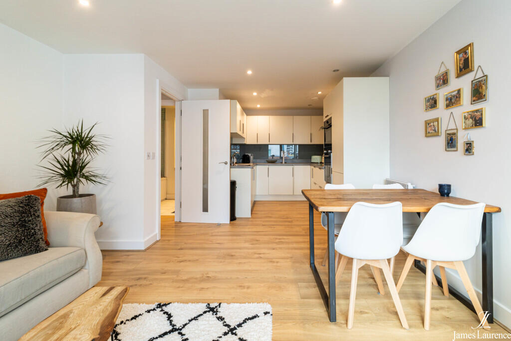 2 bed Apartment for rent in Birmingham. From James Laurence Sales and Lettings - Birmingham