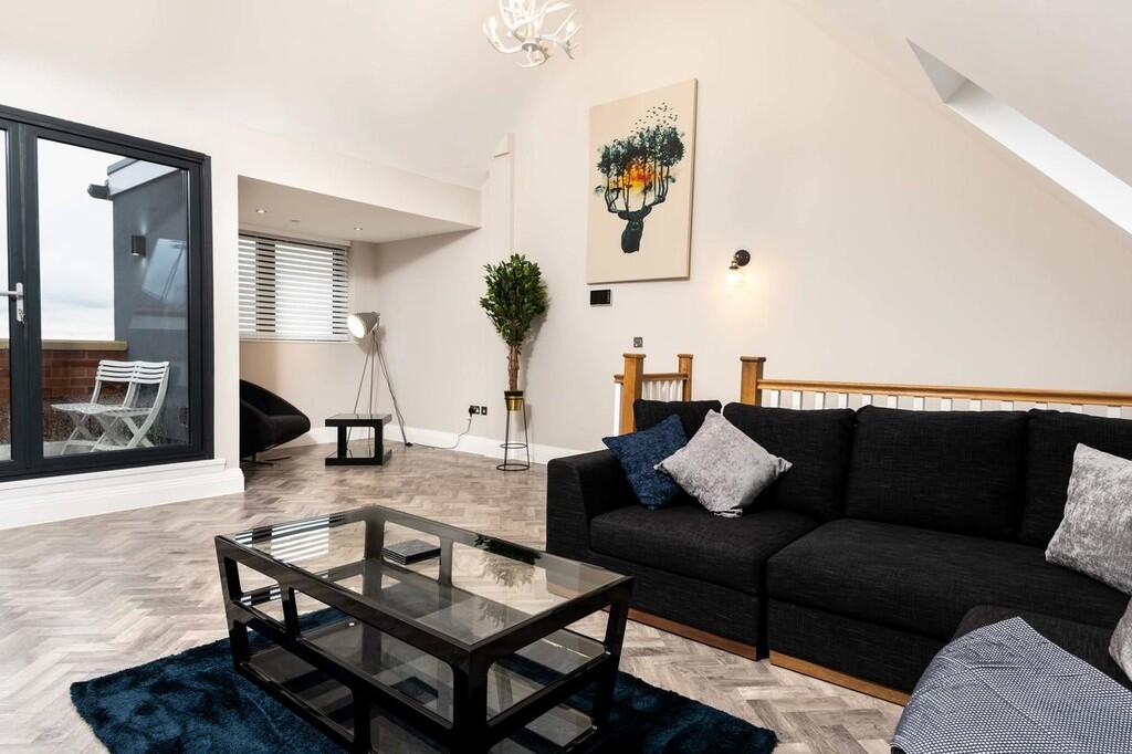 3 bed Town House for rent in Birmingham. From James Laurence Sales and Lettings - Birmingham