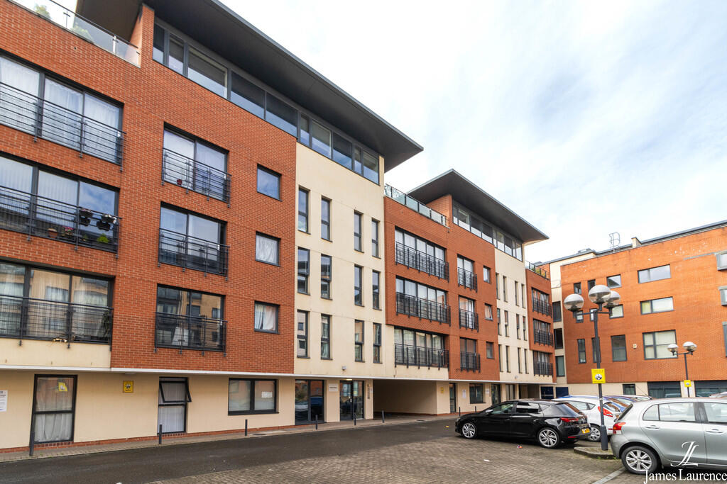 2 bed Apartment for rent in Birmingham. From James Laurence Sales and Lettings - Birmingham 2 bed Apartment for rent in Birmingham. From James Laurence Sales and Lettings - Birmingham