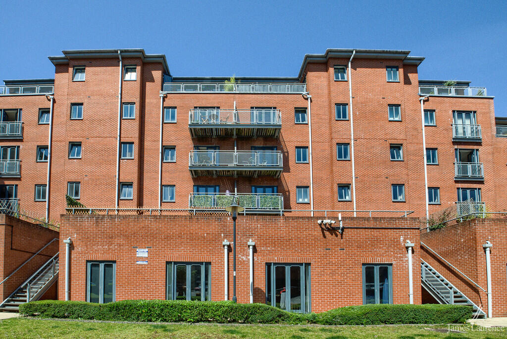 1 bed Apartment for rent in Birmingham. From James Laurence Sales and Lettings - Birmingham