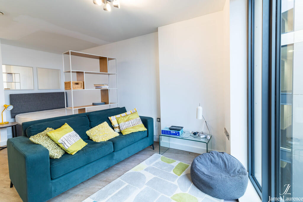 4 bed Studio for rent in Birmingham. From James Laurence Sales and Lettings - Birmingham 4 bed Studio for rent in Birmingham. From James Laurence Sales and Lettings - Birmingham