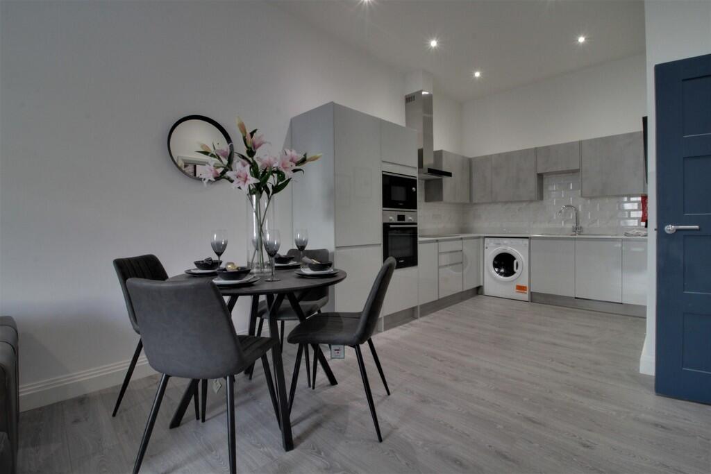 2 bed Apartment for rent in Birmingham. From James Laurence Sales and Lettings - Birmingham 2 bed Apartment for rent in Birmingham. From James Laurence Sales and Lettings - Birmingham
