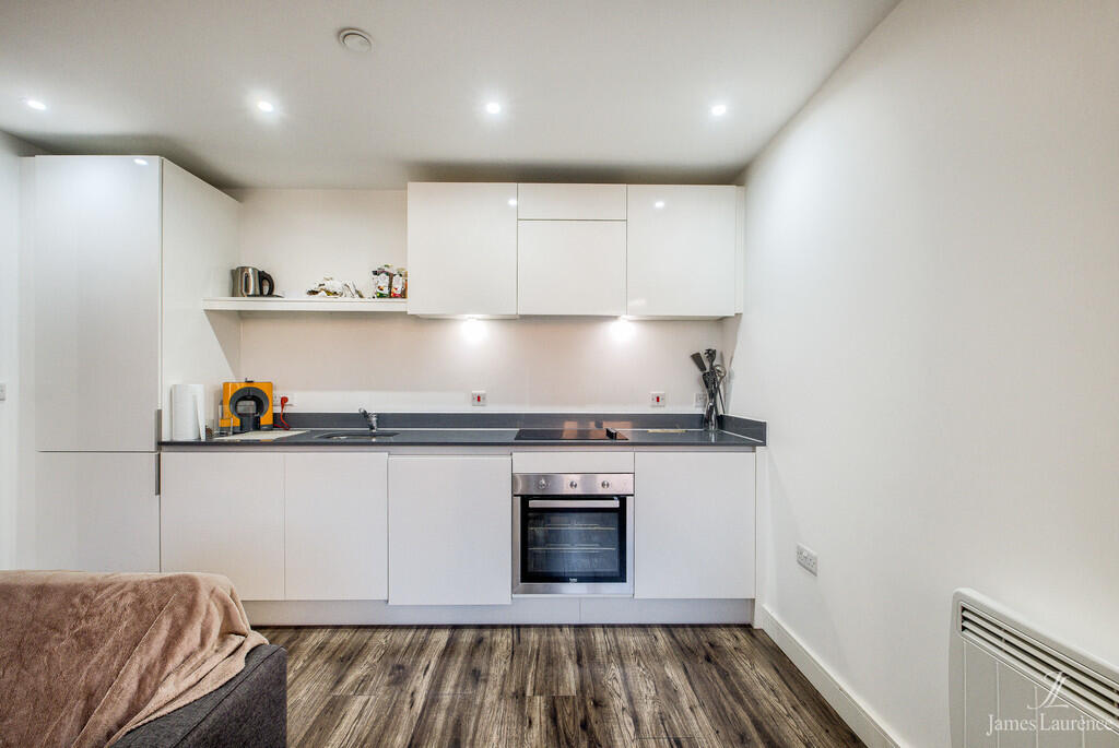 1 bed Apartment for rent in Birmingham. From James Laurence Sales and Lettings - Birmingham