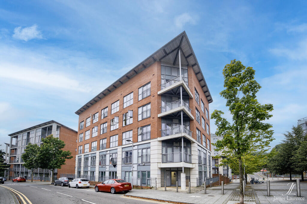 2 bed Apartment for rent in Birmingham. From James Laurence Sales and Lettings - Birmingham