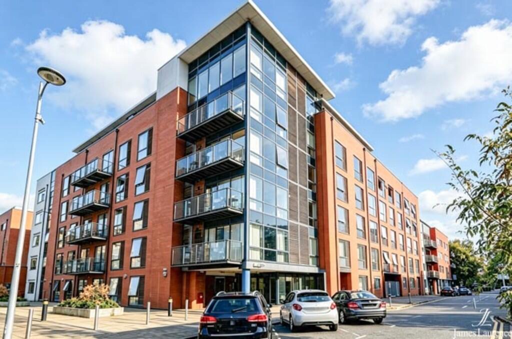 2 bed Apartment for rent in Birmingham. From James Laurence Sales and Lettings - Birmingham 2 bed Apartment for rent in Birmingham. From James Laurence Sales and Lettings - Birmingham
