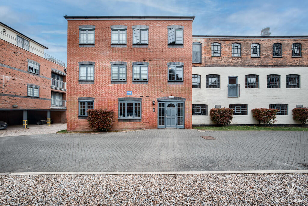 3 bed Apartment for rent in Birmingham. From James Laurence Sales and Lettings - Birmingham 3 bed Apartment for rent in Birmingham. From James Laurence Sales and Lettings - Birmingham
