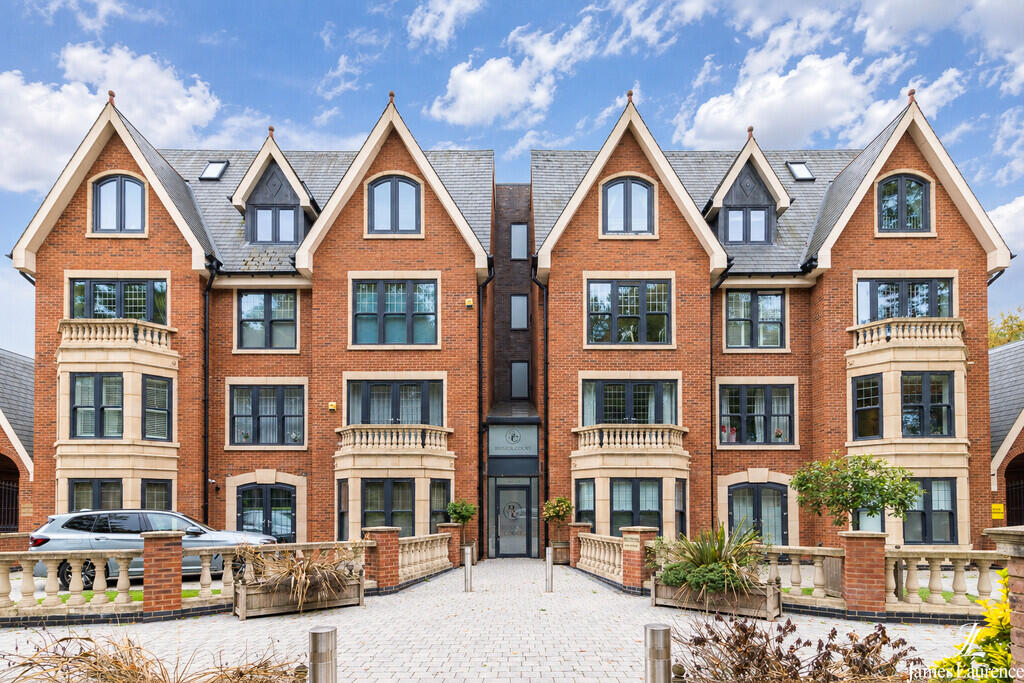 3 bed Penthouse for rent in Birmingham. From James Laurence Sales and Lettings - Birmingham