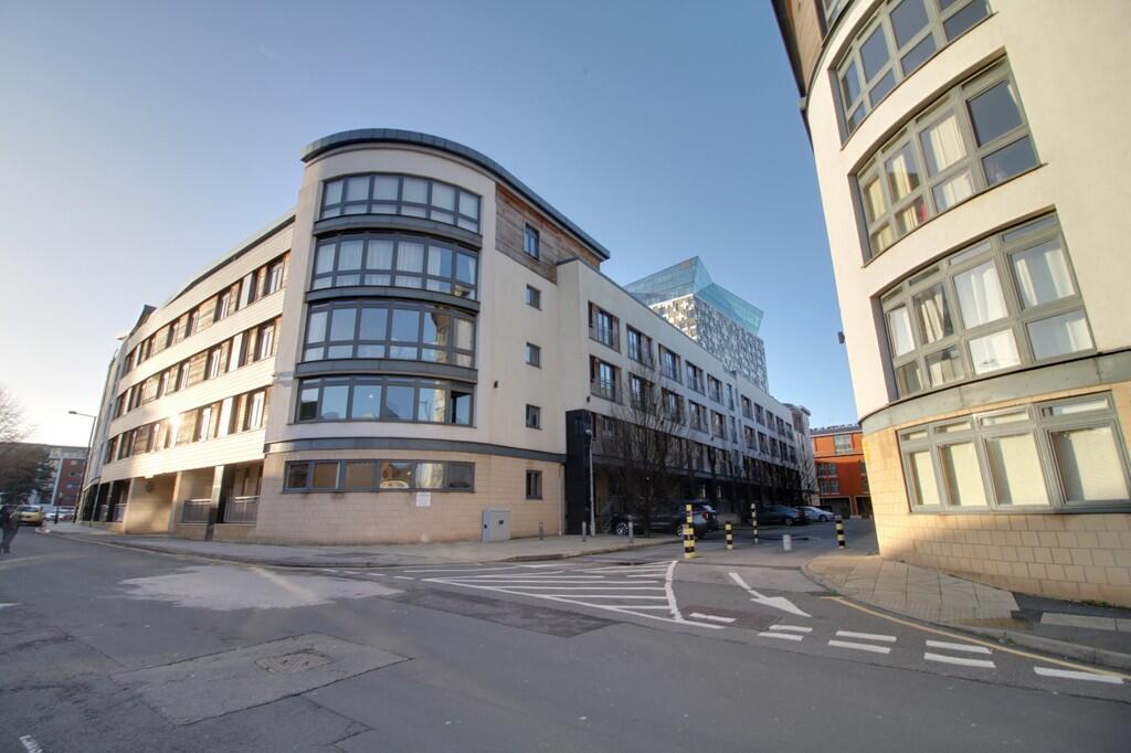 2 bed Apartment for rent in Birmingham. From James Laurence Sales and Lettings - Birmingham 2 bed Apartment for rent in Birmingham. From James Laurence Sales and Lettings - Birmingham