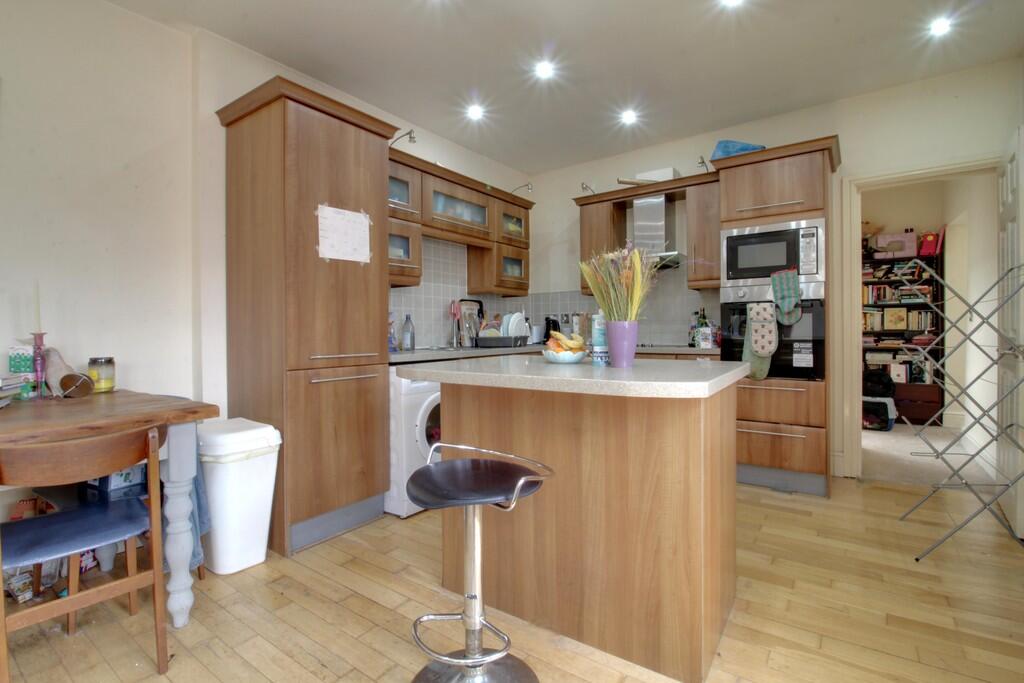 2 bed Apartment for rent in Birmingham. From James Laurence Sales and Lettings - Birmingham 2 bed Apartment for rent in Birmingham. From James Laurence Sales and Lettings - Birmingham