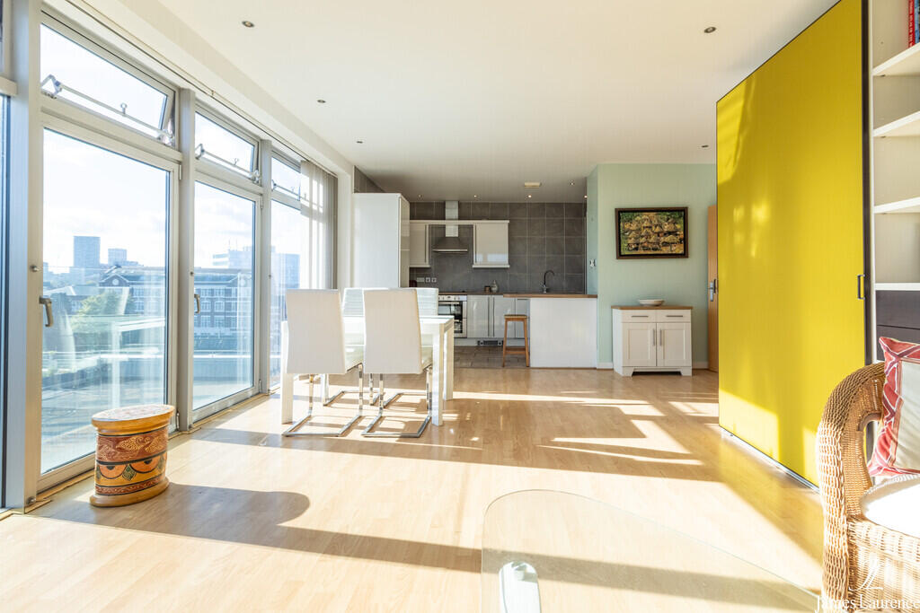 2 bed Apartment for rent in Birmingham. From James Laurence Sales and Lettings - Birmingham