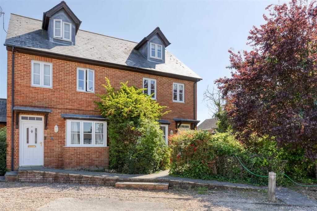 3 bed Semi Detached for rent in Arlesey. From First Step - Stotfold