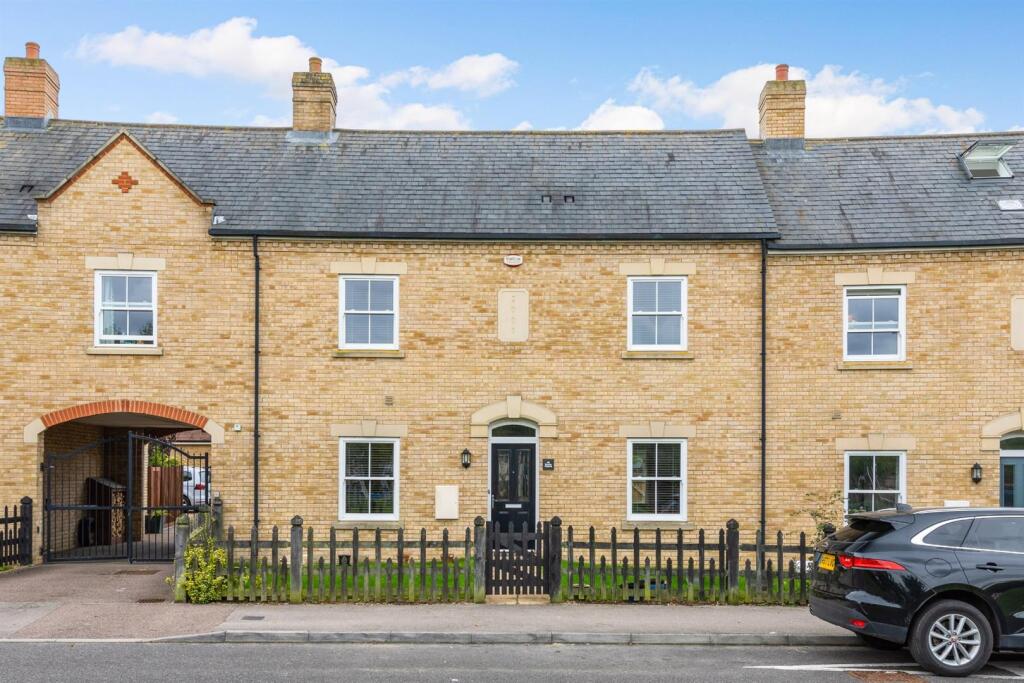 3 bed Mid Terraced House for rent in Stotfold. From First Step - Stotfold