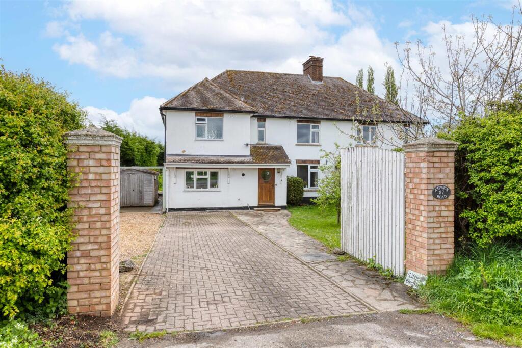 3 bed Semi Detached for rent in Stotfold. From First Step - Stotfold 3 bed Semi Detached for rent in Stotfold. From First Step - Stotfold