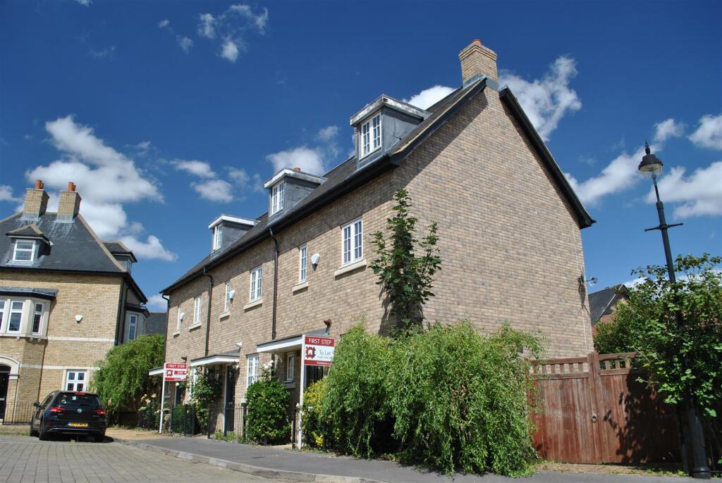 3 bed End of Terrace for rent in Stotfold. From First Step - Stotfold 3 bed End of Terrace for rent in Stotfold. From First Step - Stotfold