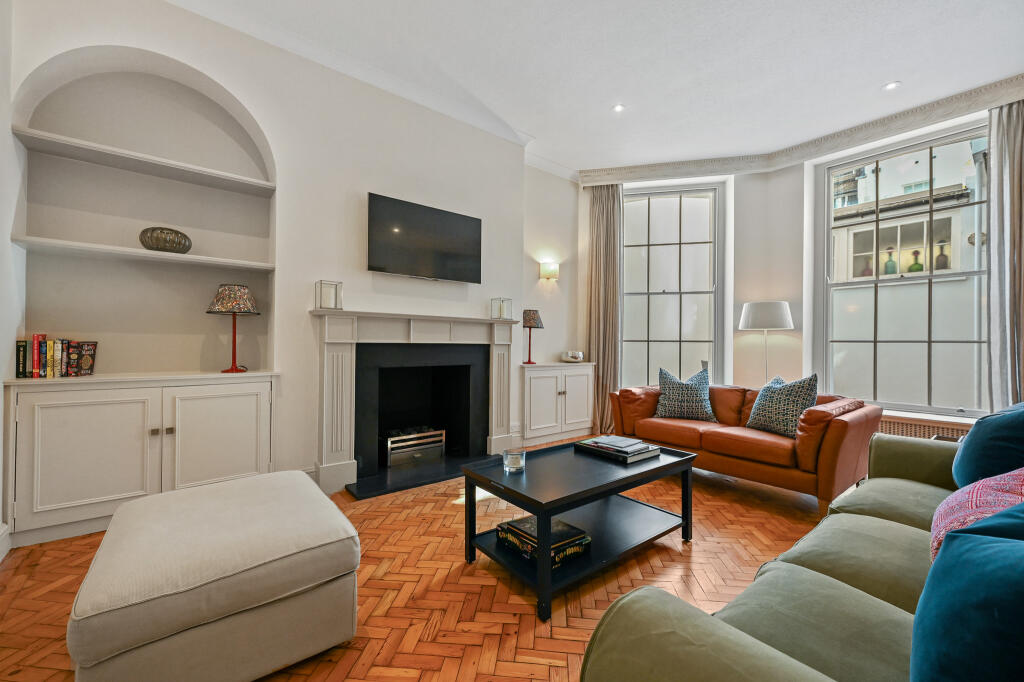 2 bed 1st Floor Flat for rent in London. From Jeremy James and Company
