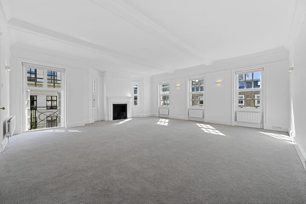 1 bed 1st Floor Flat for rent in London. From Jeremy James and Company