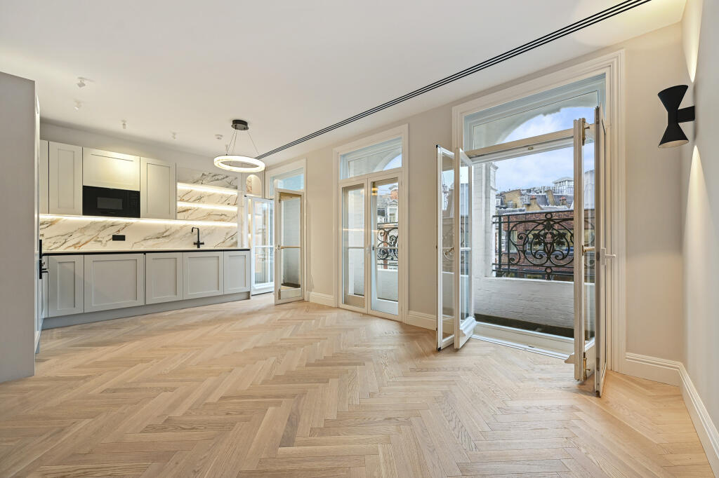 1 bed 1st Floor Flat for rent in London. From Jeremy James and Company