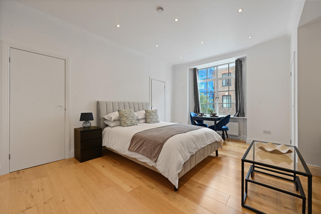 4 bed 1st Floor Flat for rent in Camden Town. From Jeremy James and Company